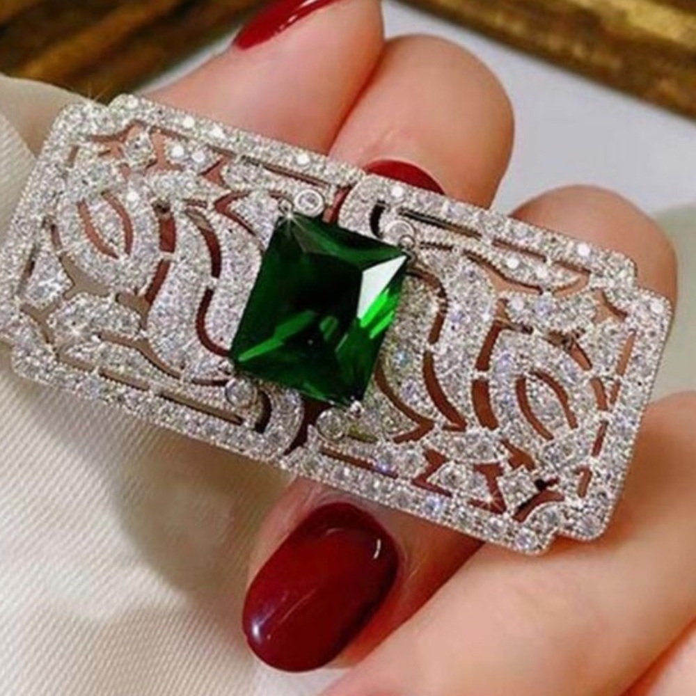 New rhinestone decor, brooch